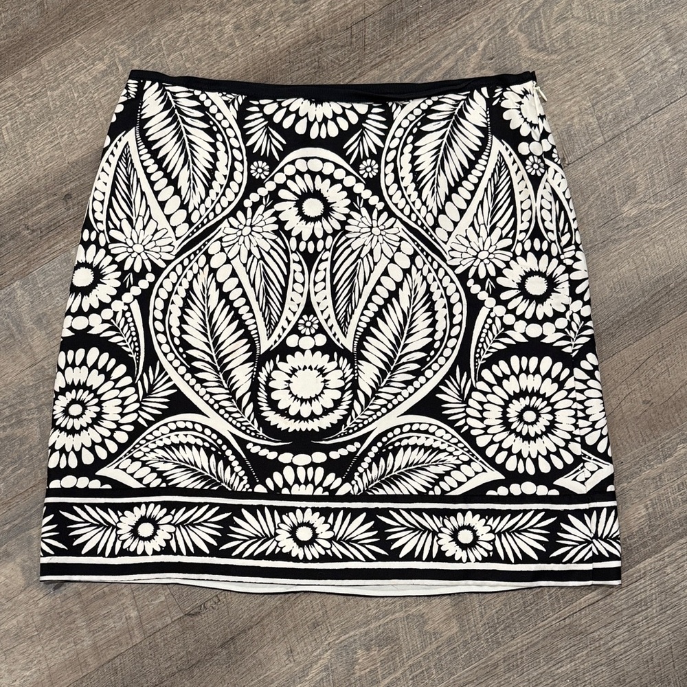 Banana Republic Black and White Patterned Mini Skirt